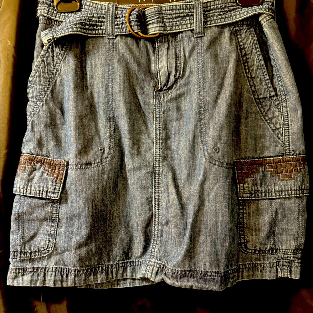 Preowned Sonoma modern fit 16” long skort in a lightweight denim fabric